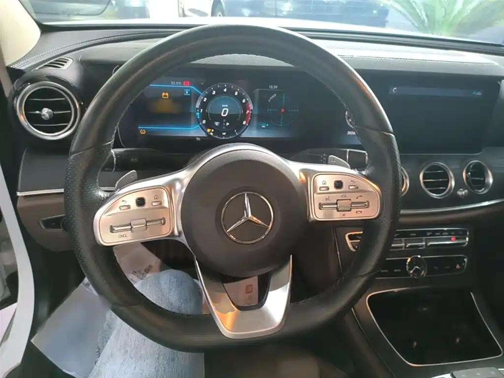 Mercedes-Benz E-Class 2020 — фото 11