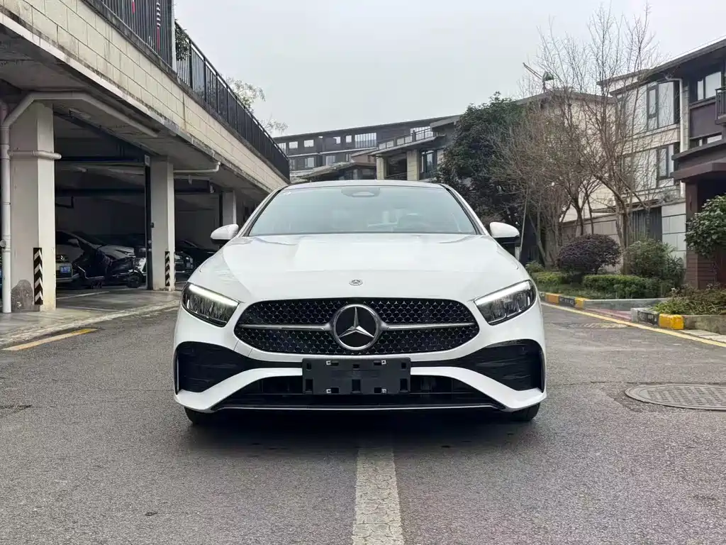 Mercedes-Benz A-Class 2024 — фото 1