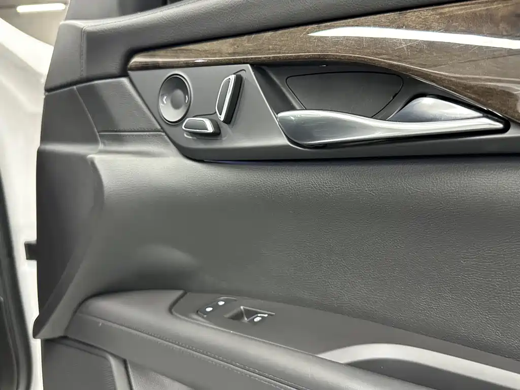 Cadillac CT6 2016 — фото 19