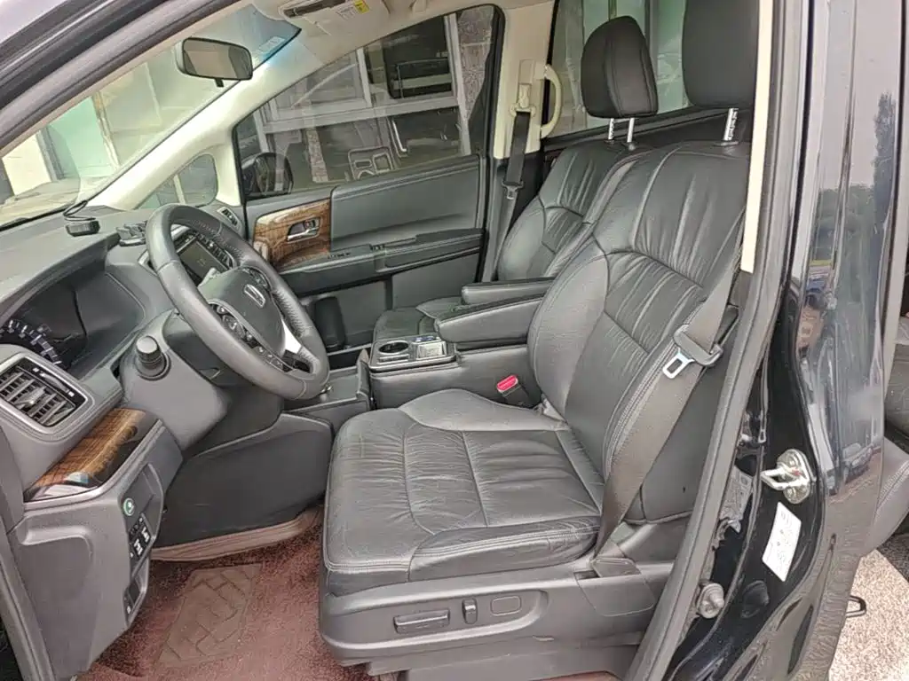 Honda Odyssey 2017 — фото 15