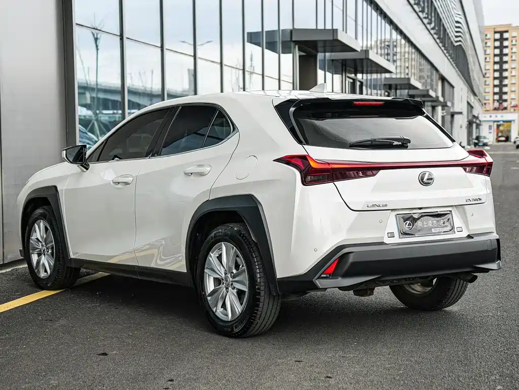 Lexus UX 2023 — фото 6