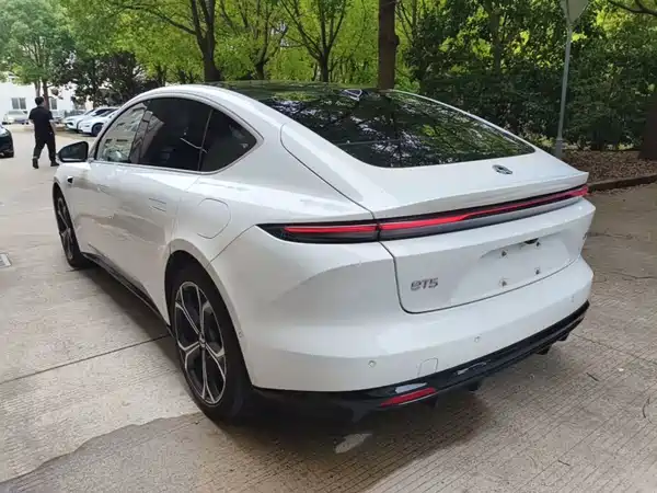 NIO ET5 2025