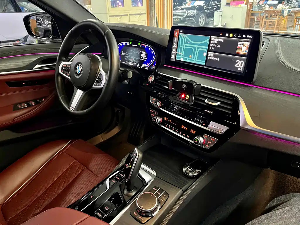 BMW 5 Series 2021 — фото 15