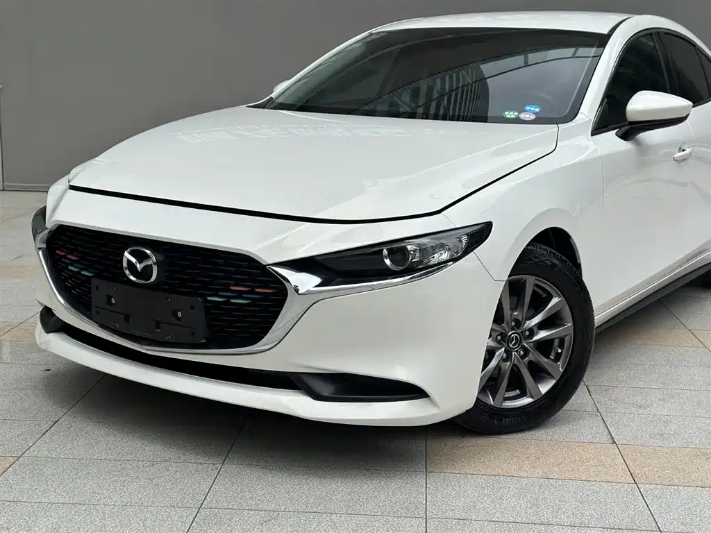 Mazda 3 Axela 2021 — фото 15