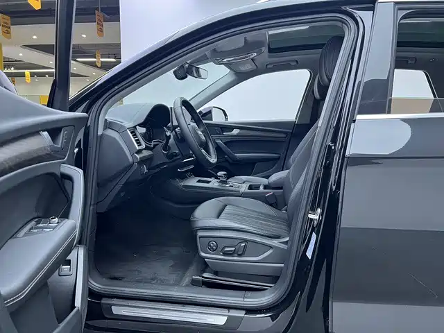 Audi Q5L 2022 — фото 10