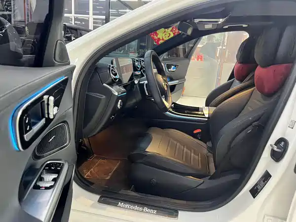 Mercedes-Benz C-Class 2025