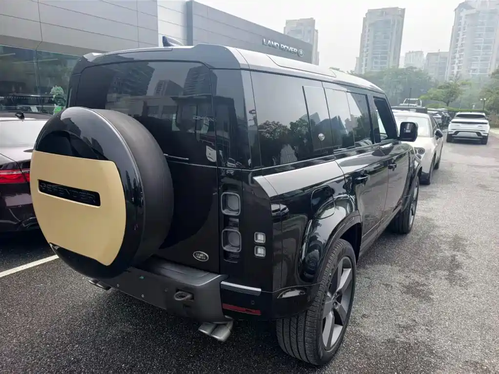 Land Rover Defender 2023 — фото 2