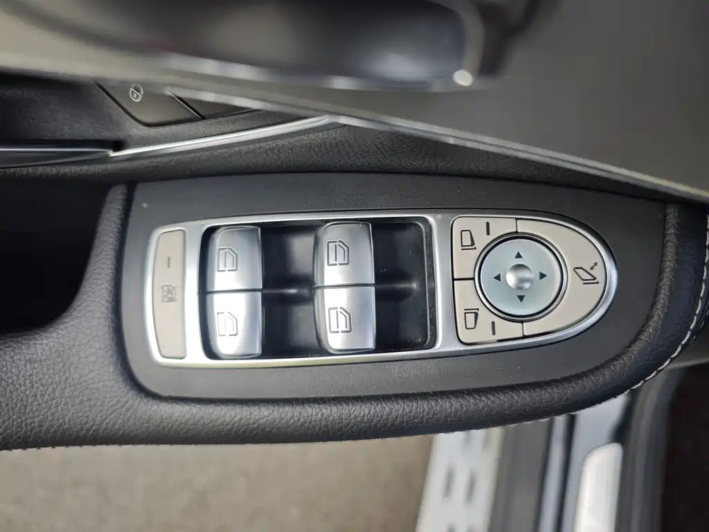 Mercedes-Benz GLC 2020 — фото 16