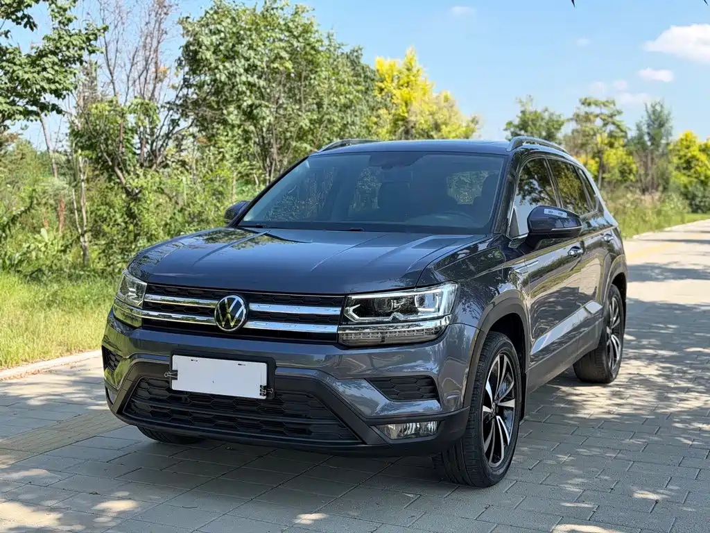 Volkswagen Tharu