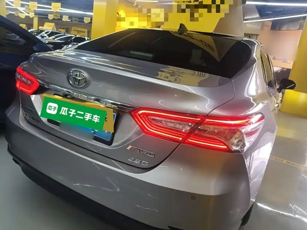 Toyota Camry 2021 — фото 7