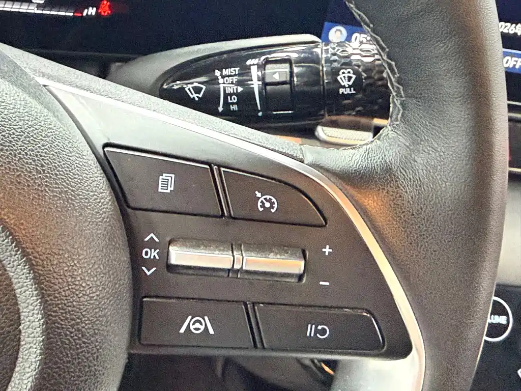 Hyundai Elantra 2023 — фото 13