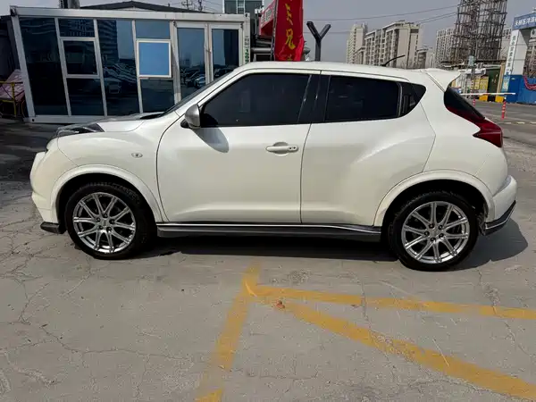 Infiniti ESQ 2014