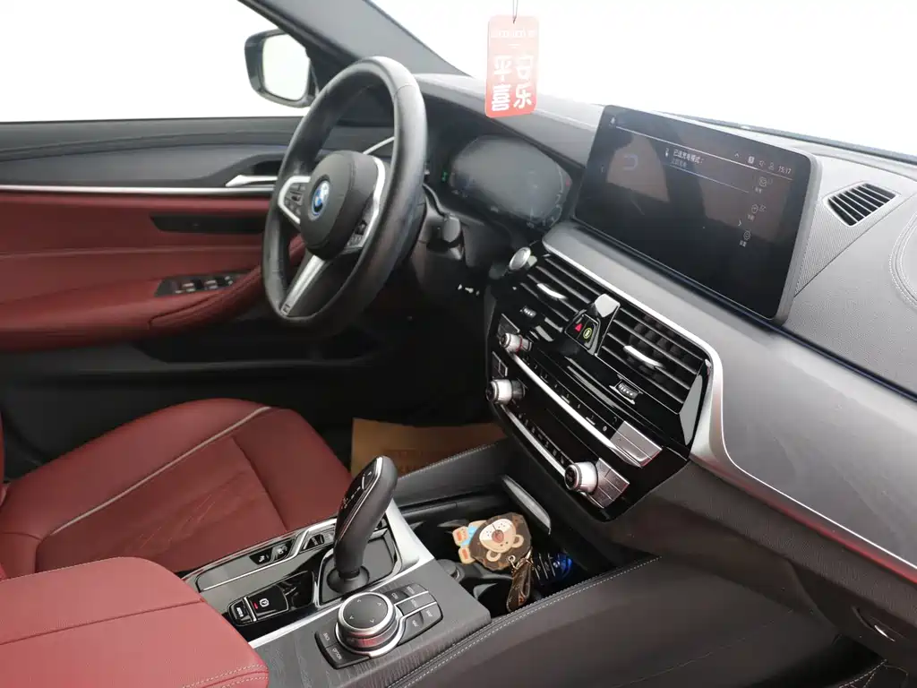 BMW 5 Series New Energy 2022 — фото 11