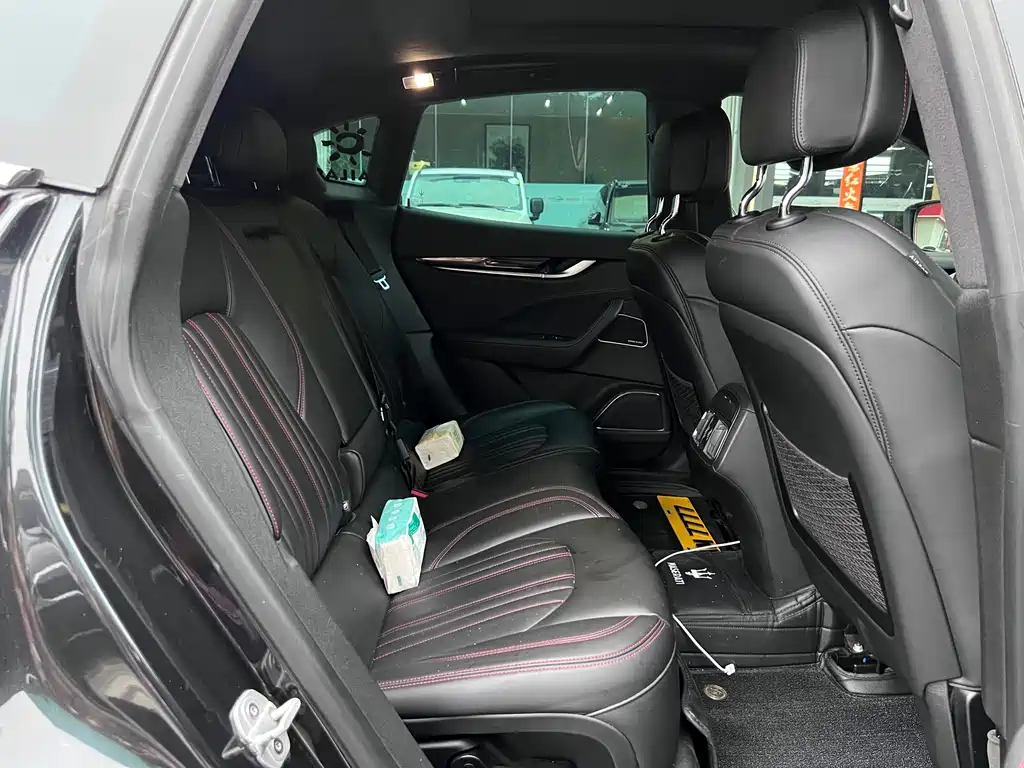Maserati Levante 2017 — фото 13