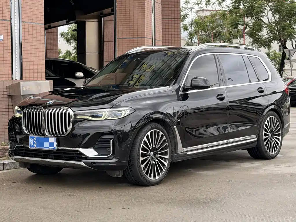BMW X7 2021