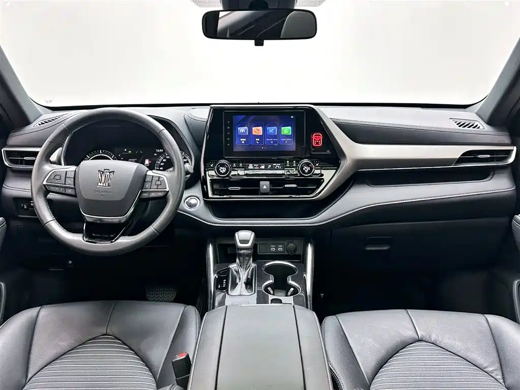 Toyota Crown Kluger 2024 — фото 12