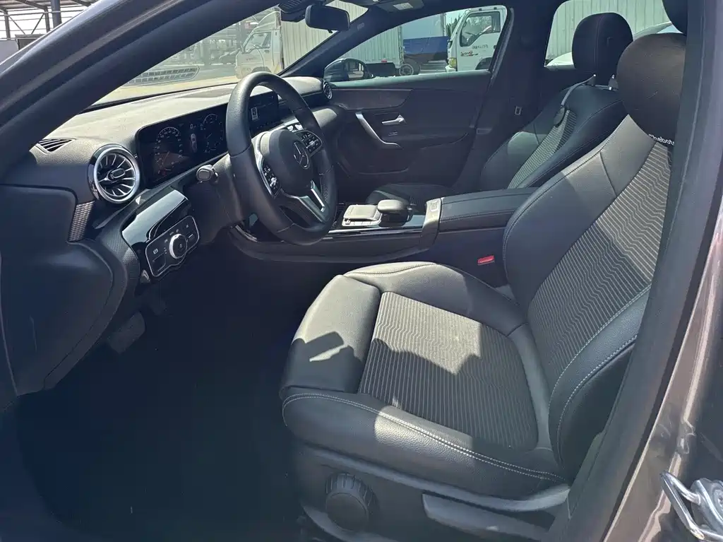 Mercedes-Benz A-Class 2023 — фото 9