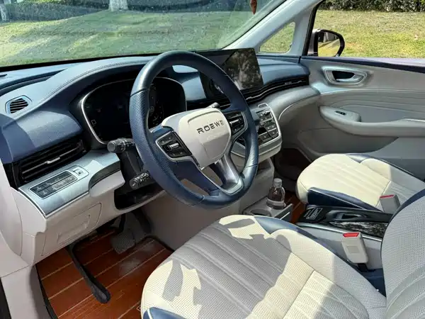 Roewe iMAX8 2022