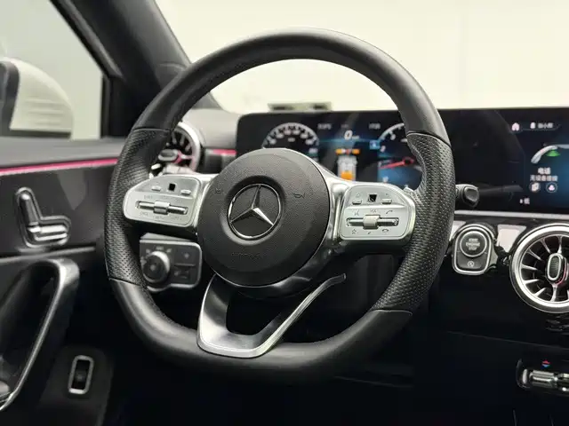 Mercedes-Benz A-Class 2022 — фото 17