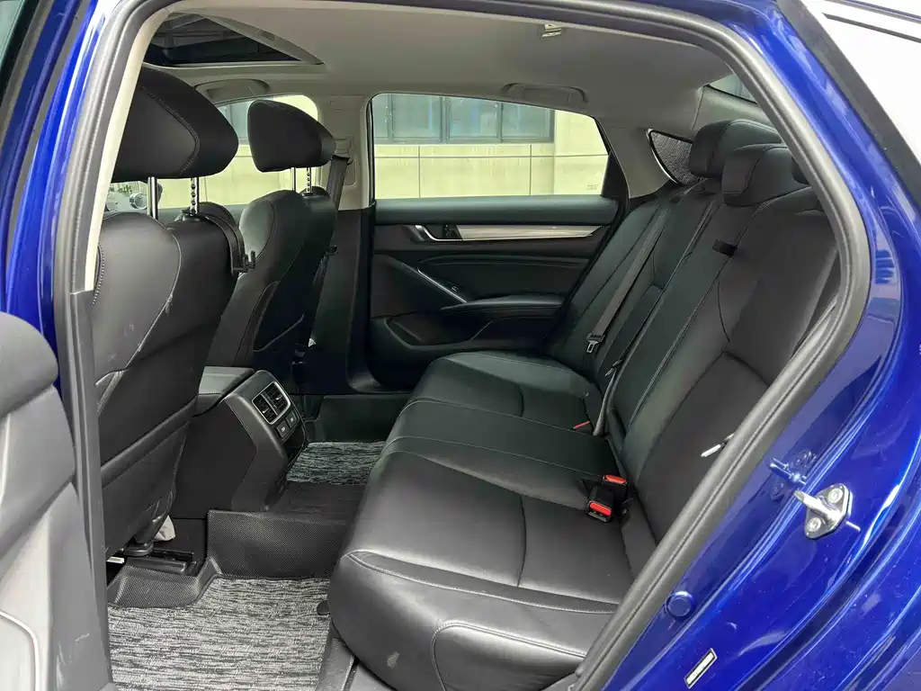 Honda Accord 2023 — фото 18