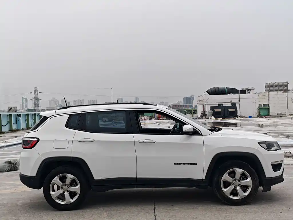 Jeep Compass 2018 — фото 4