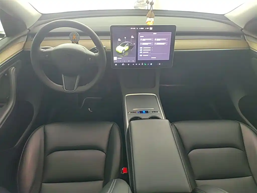Tesla Model Y 2023 — фото 10