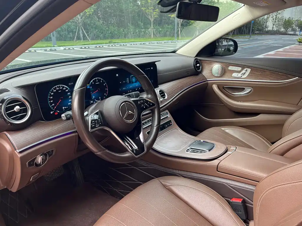 Mercedes-Benz E-Class 2023 — фото 4