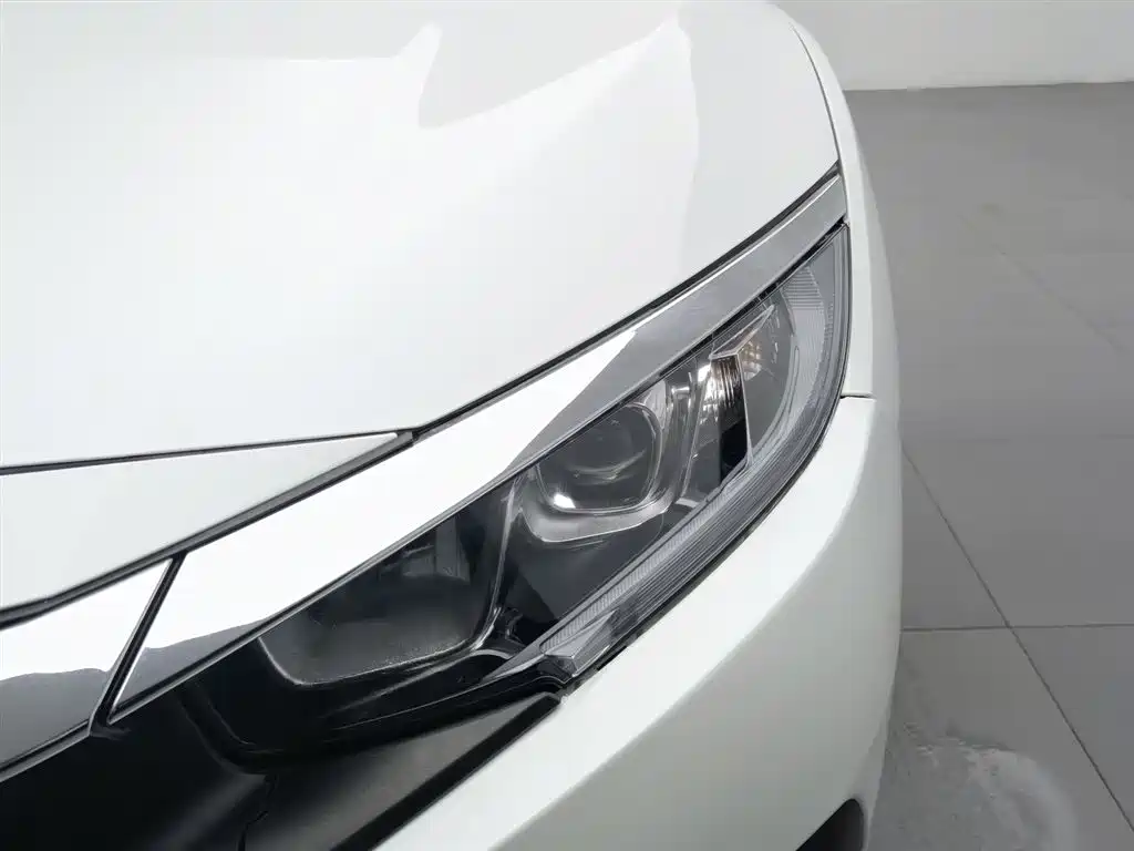 Honda Civic 2018 — фото 7
