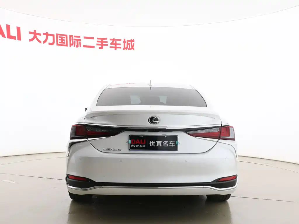 Lexus ES 2023 — фото 15