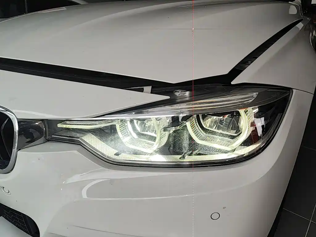BMW 3 Series 2018 — фото 24