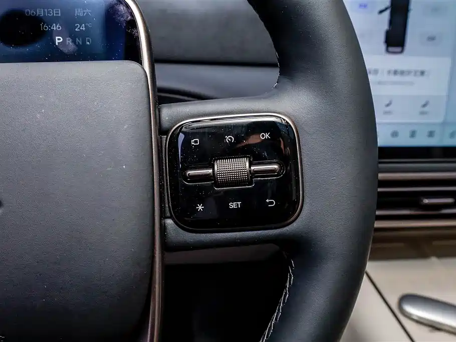 Li Auto Li MEGA 2025 — фото 10