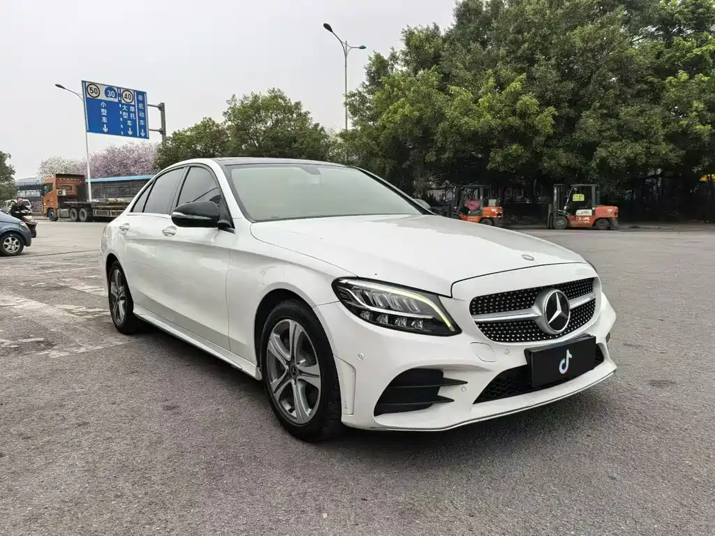 Mercedes-Benz C-Class 2019 — фото 3