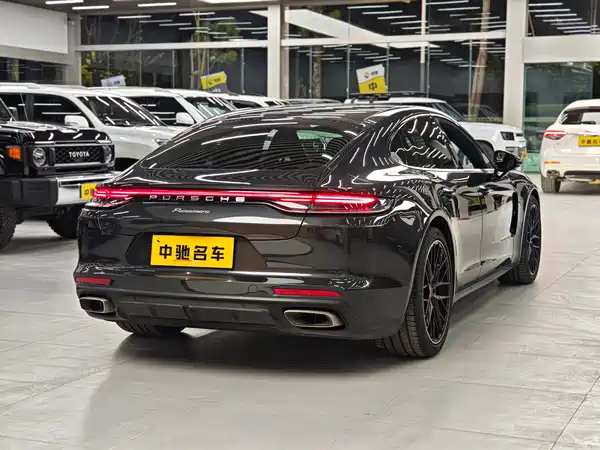 Porsche Panamera 2022