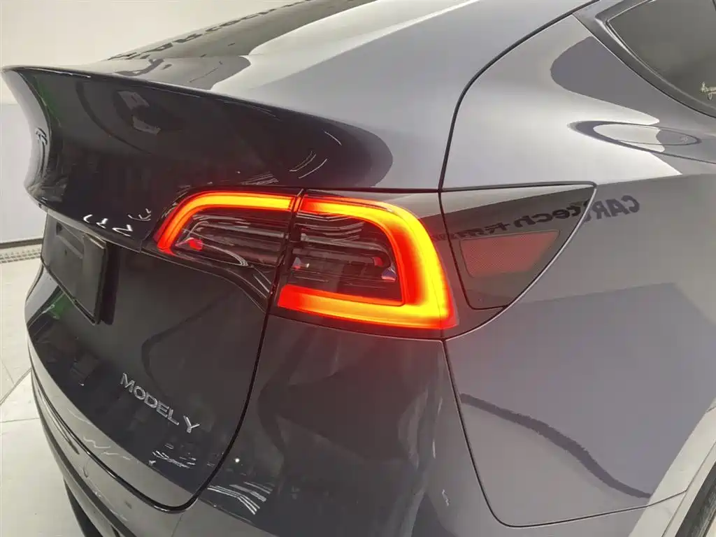 Tesla Model Y 2021 — фото 10