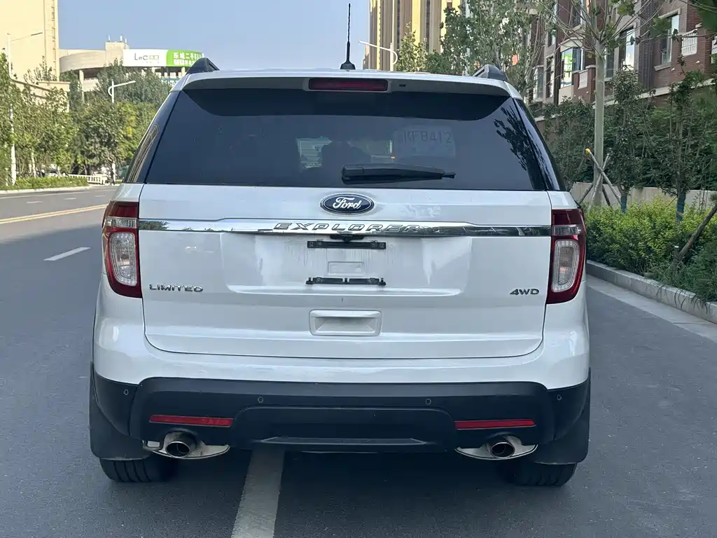 Ford Explorer 2014 — фото 17