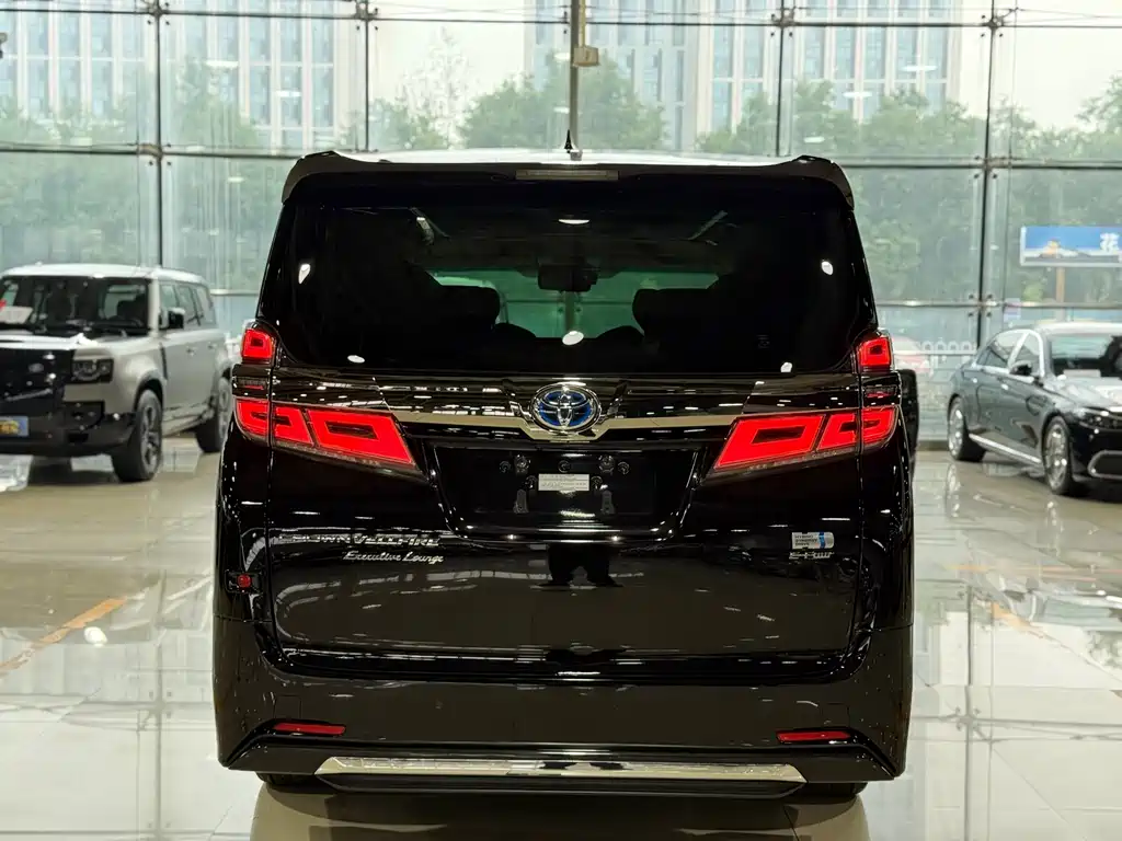 Toyota Vellfire 2022 — фото 25