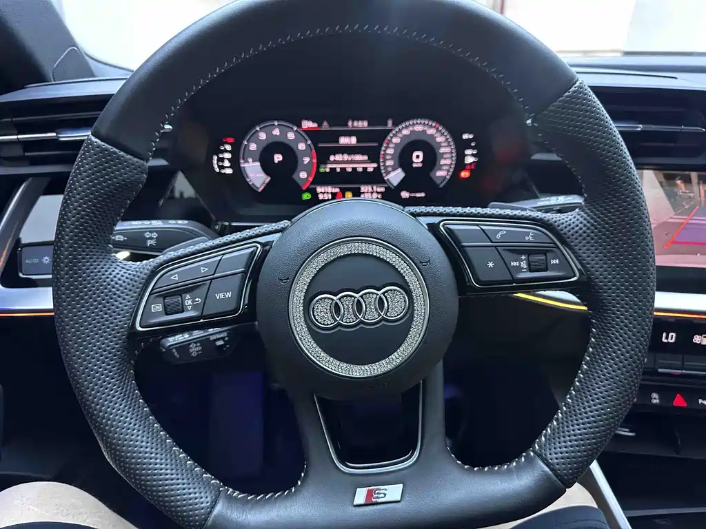 Audi A3 2023 — фото 14