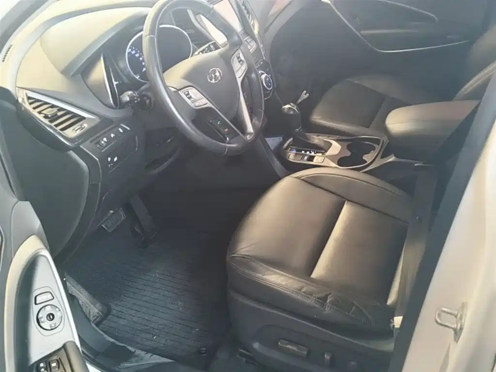 Hyundai Santa Fe 2016 — фото 15