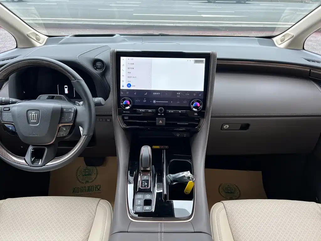 Toyota Vellfire — фото 16