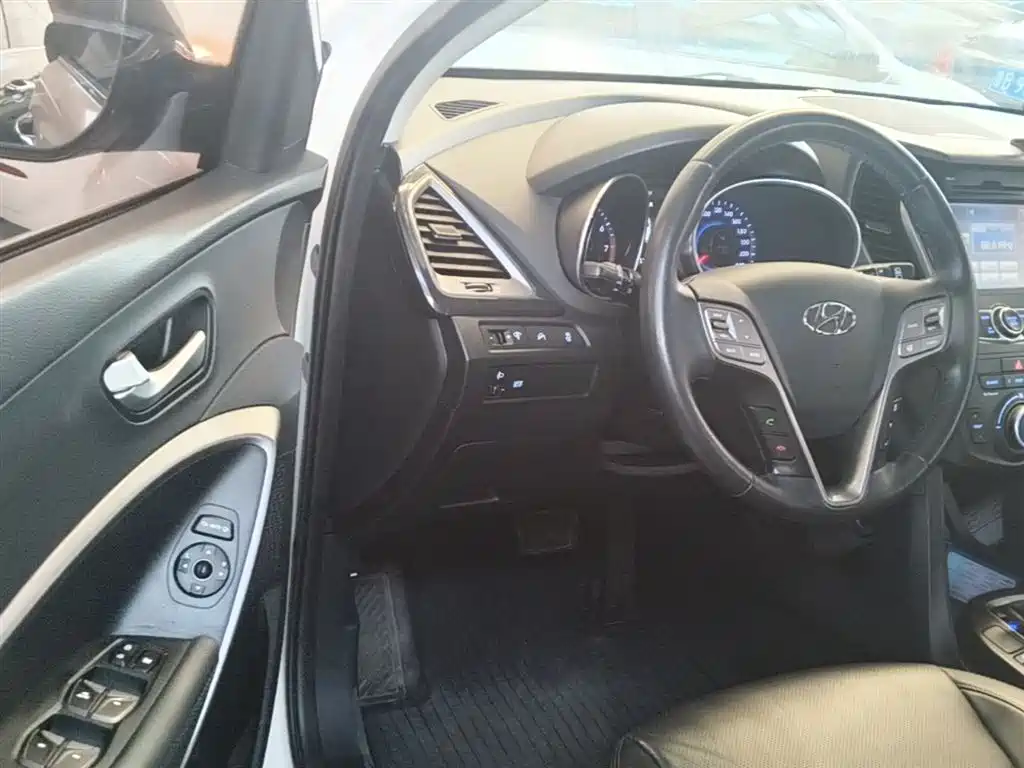 Hyundai Santa Fe 2016 — фото 16