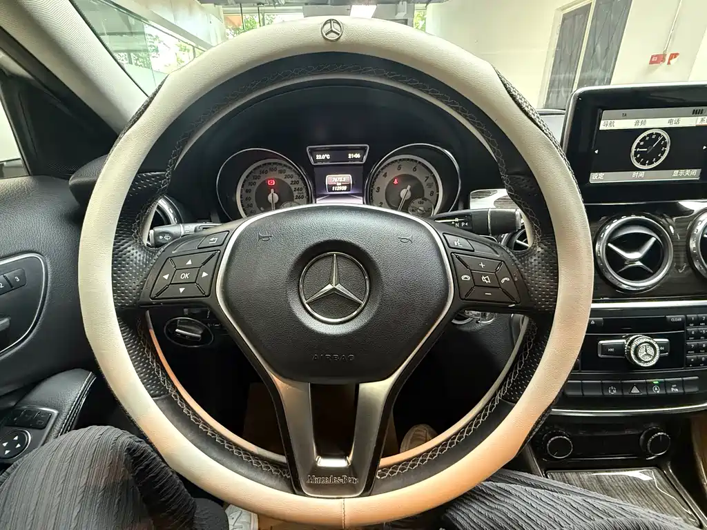 Mercedes-Benz GLA 2015 — фото 24