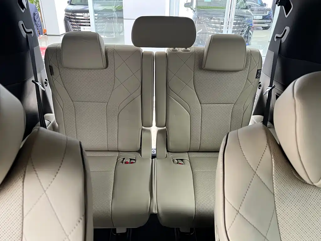 Toyota Vellfire — фото 19