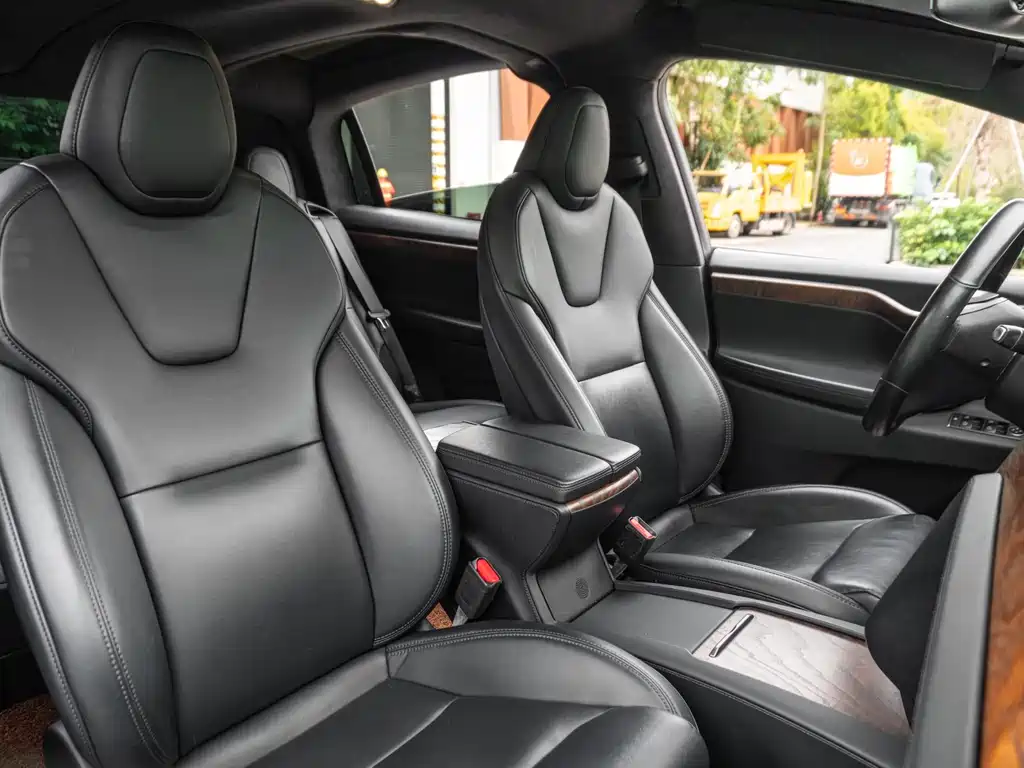 Tesla Model X 2019 — фото 13