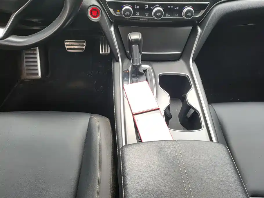 Honda Accord 2022 — фото 16