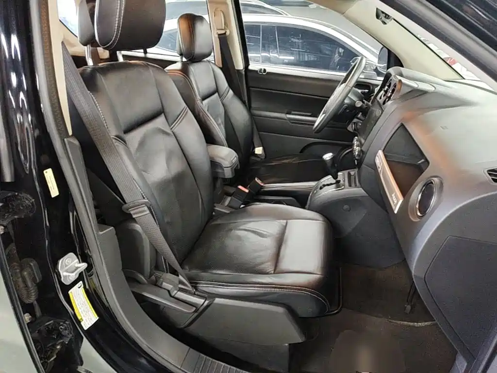 Jeep Compass 2014 — фото 25