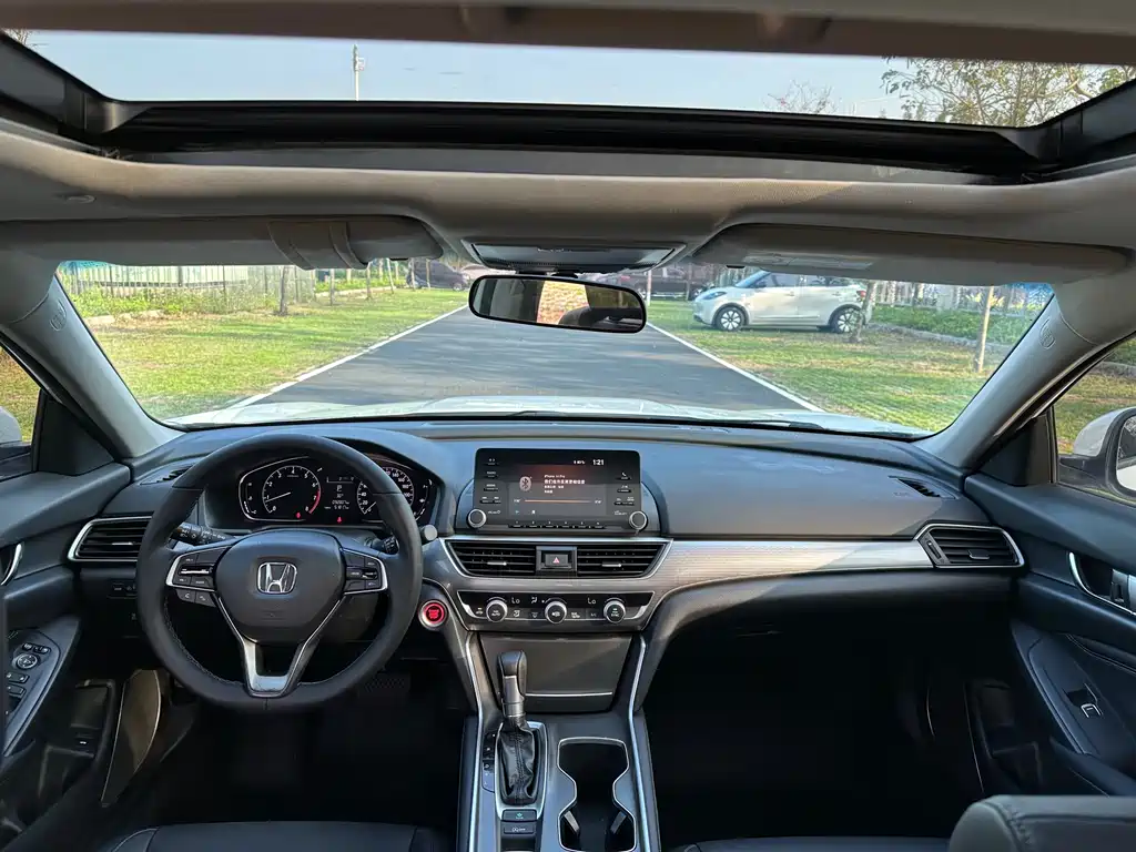 Honda Accord 2019 — фото 9