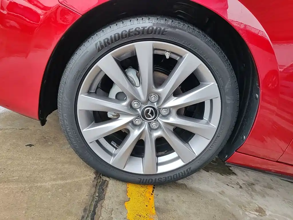 Mazda 3 Axela 2019 — фото 23