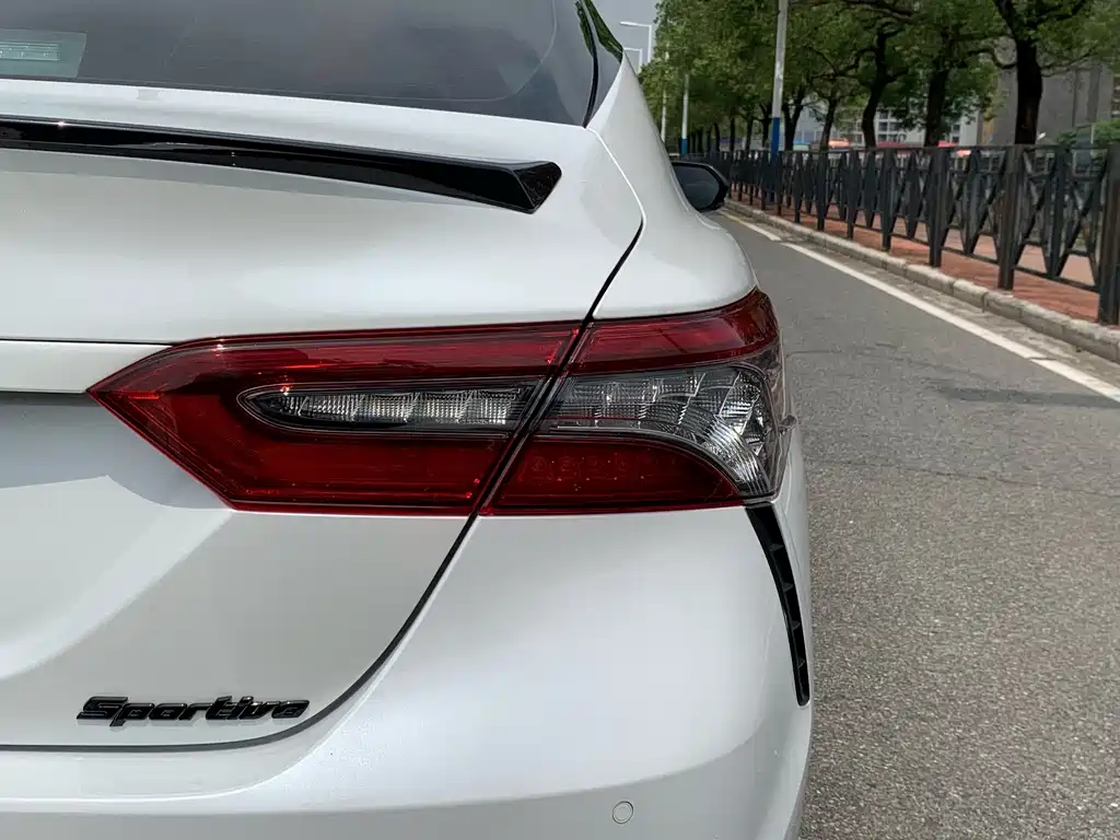 Toyota Camry 2024 — фото 10