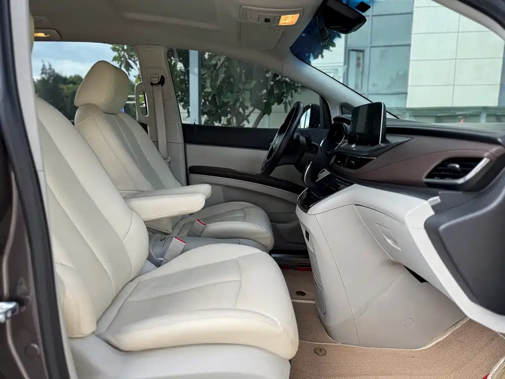 Buick GL8 2023
