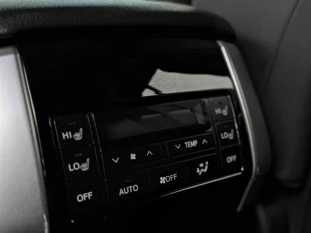 Toyota Prado 2020 — фото 14